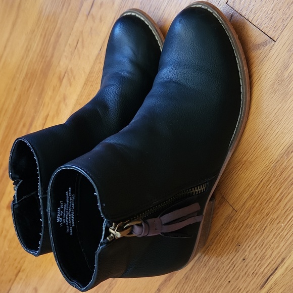 Tucker + Tate Black Ankle Boots - Picture 2 of 5